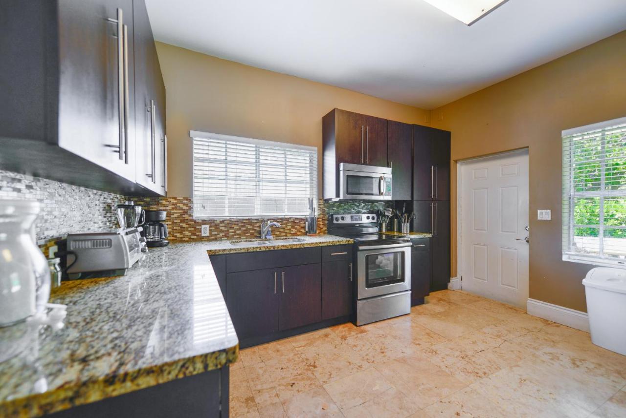 5 Bedrooms -15 Min From The @design District Casa de férias