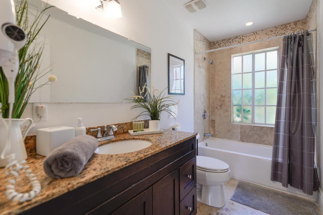 5 Bedrooms -15 Min From The @design District Casa de férias *