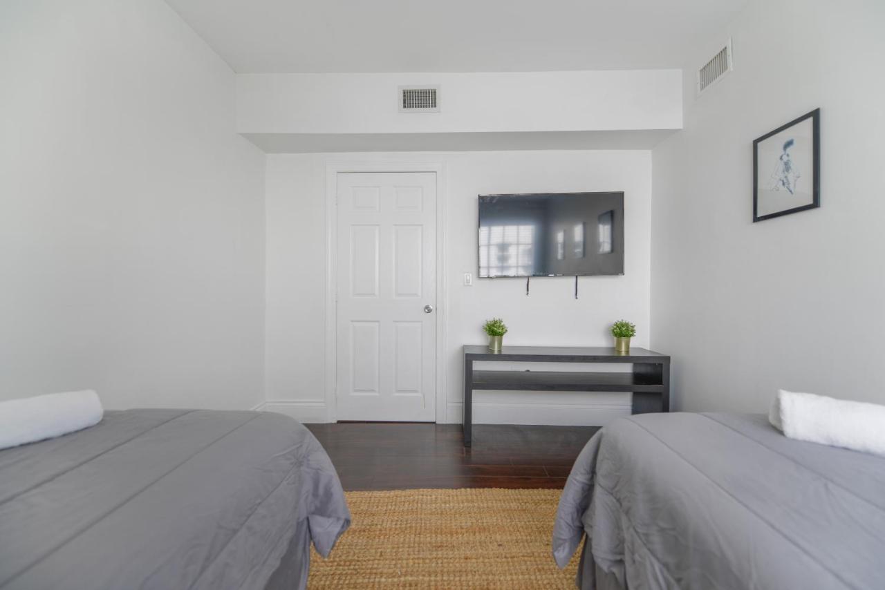 Сasa de vacaciones 5 Bedrooms -15 Min From The @design District Miami